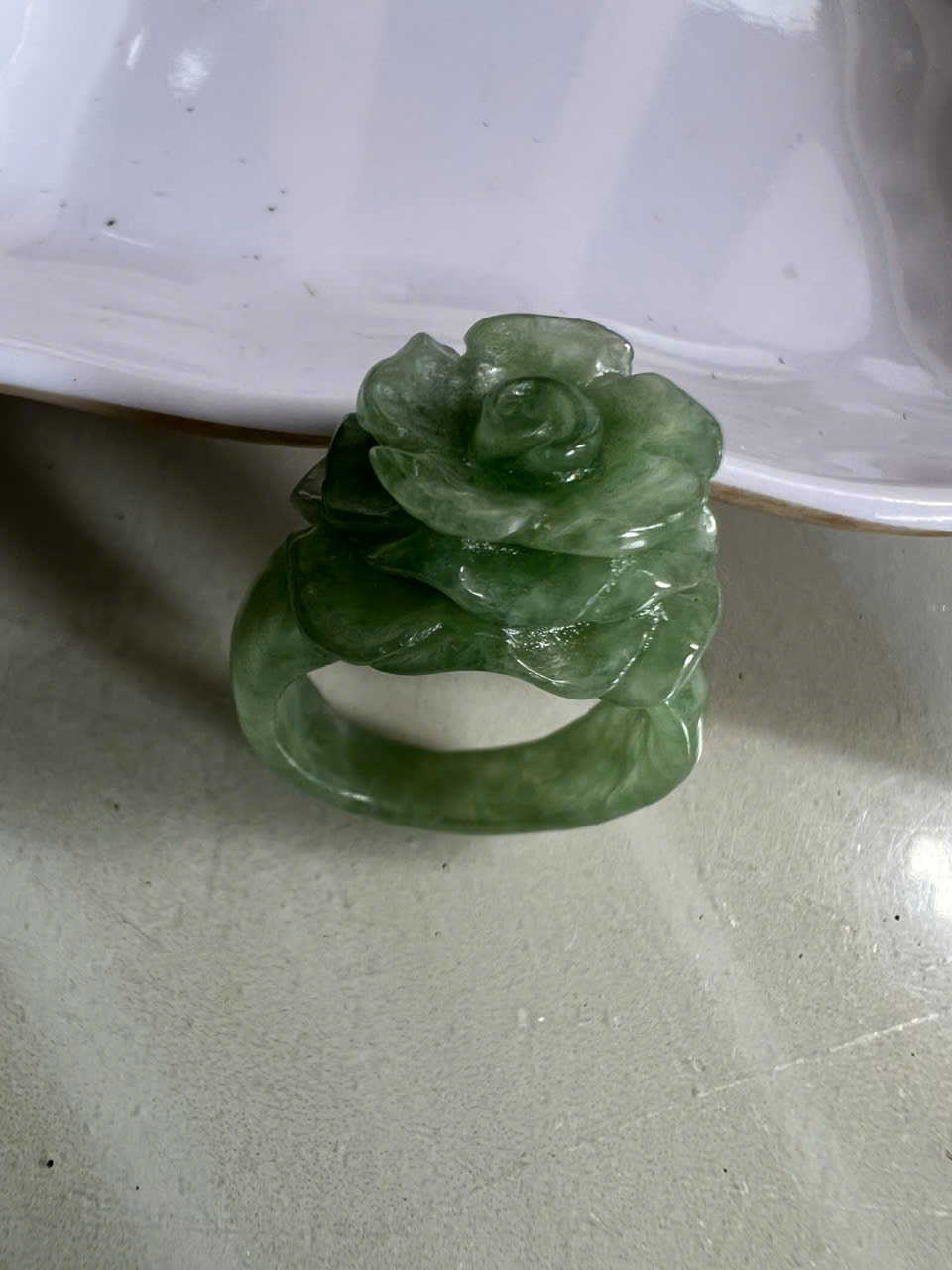 Nhẫn Nữ mới chạm Bông Hồng Nổi Đá Cẩm Thạch Tự Nhiên màu Xanh Rêu đẹp Ni 18mm đeo tay xinh ạ