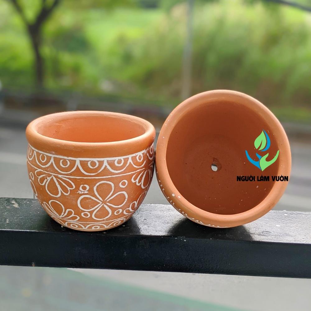 Chậu đất nung kiểu chum họa tiết hoa trắng trồng hoa tết, trồng cây trang trí size 10x11cm
