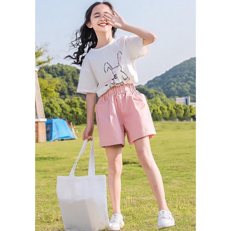 Set bộ quần áo trẻ em mẫu Thỏ dành cho bé gái 18-45kg. Thiết kế hiện đại, chất liệu mát.