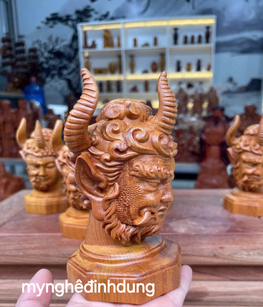 Tượng thiện ác bằng gỗ bách xanh thơm nức cao 15cm