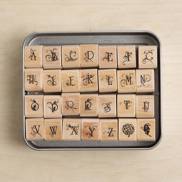 Bộ con dấu Alphabet kèm 2 hộp mưc cho con dấu màu ngẫu nhiên