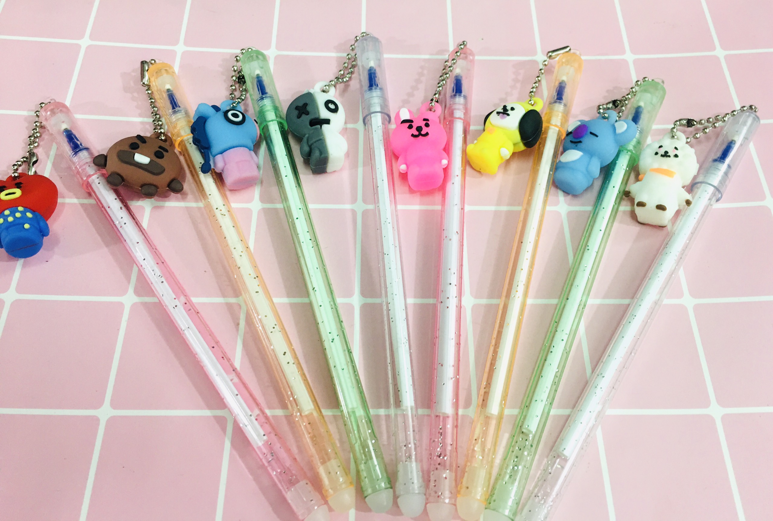 Set 5 Bút bi nước BTS BT21 ma thuật viết xong xóa được