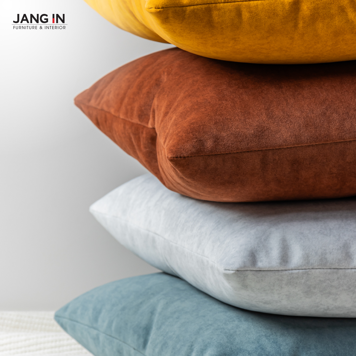 Gối Milky Navy(11) Jang In