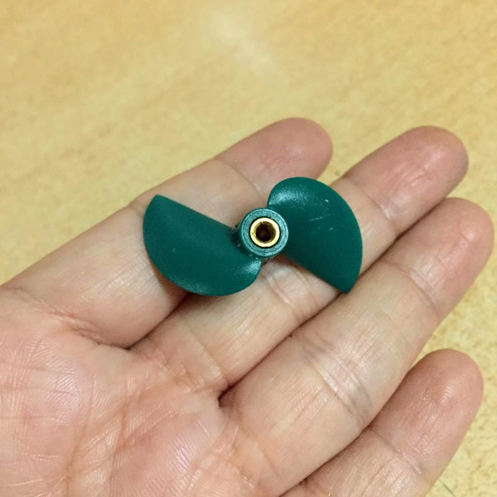 Chân vịt lẻ màu xanh có ren xoắn kích thước 3x36mm