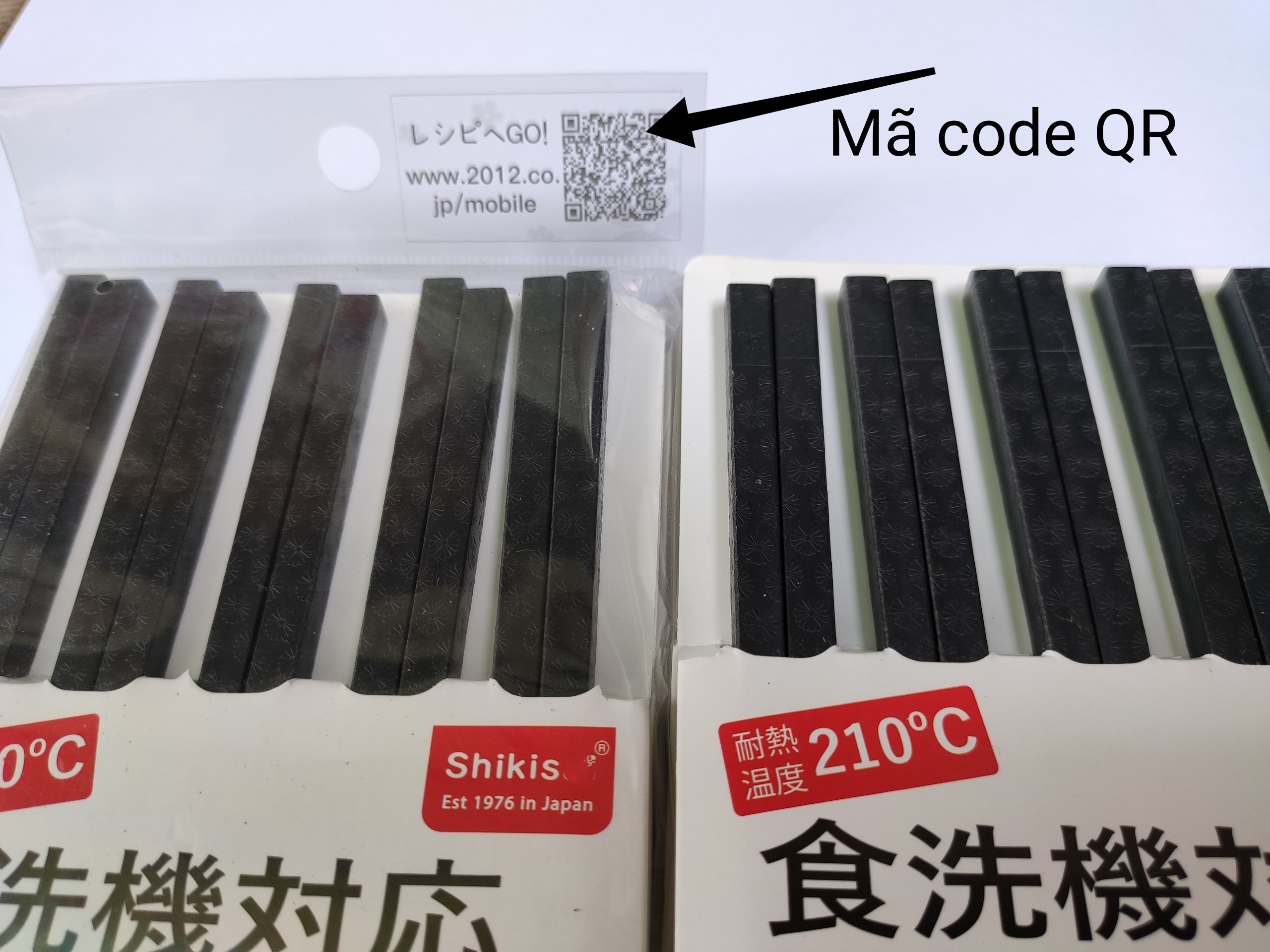 COMBO Sét 10 Đôi Đũa Hoa Anh Đào Chống Trơn Chống Nấm Mốc Cao Cấp Và Bộ Chổi VS MiNi Có Cam Châm Hít Từ Nội Địa Nhật Bản