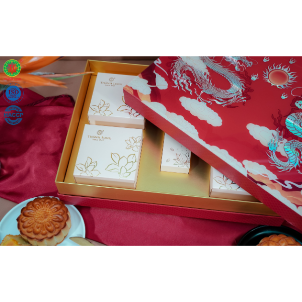 Hộp bánh trung thu Long Vân 1080g gồm 4 bánh (220g) - Thành Long - Tặng 1 hộp trà - Việt Nam