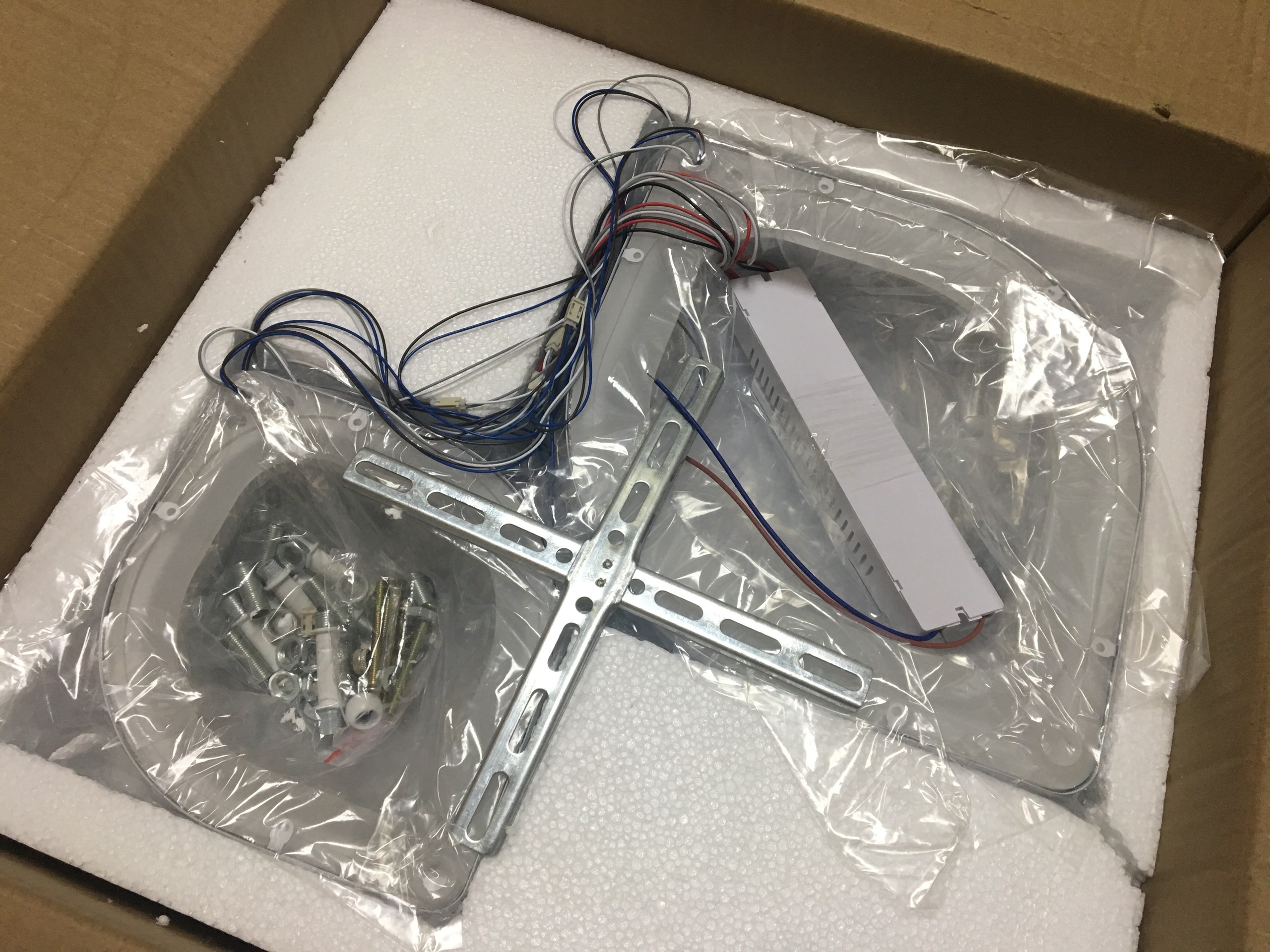 Đèn mâm ốp trần led hiện đại đẹp - OP3M02-12