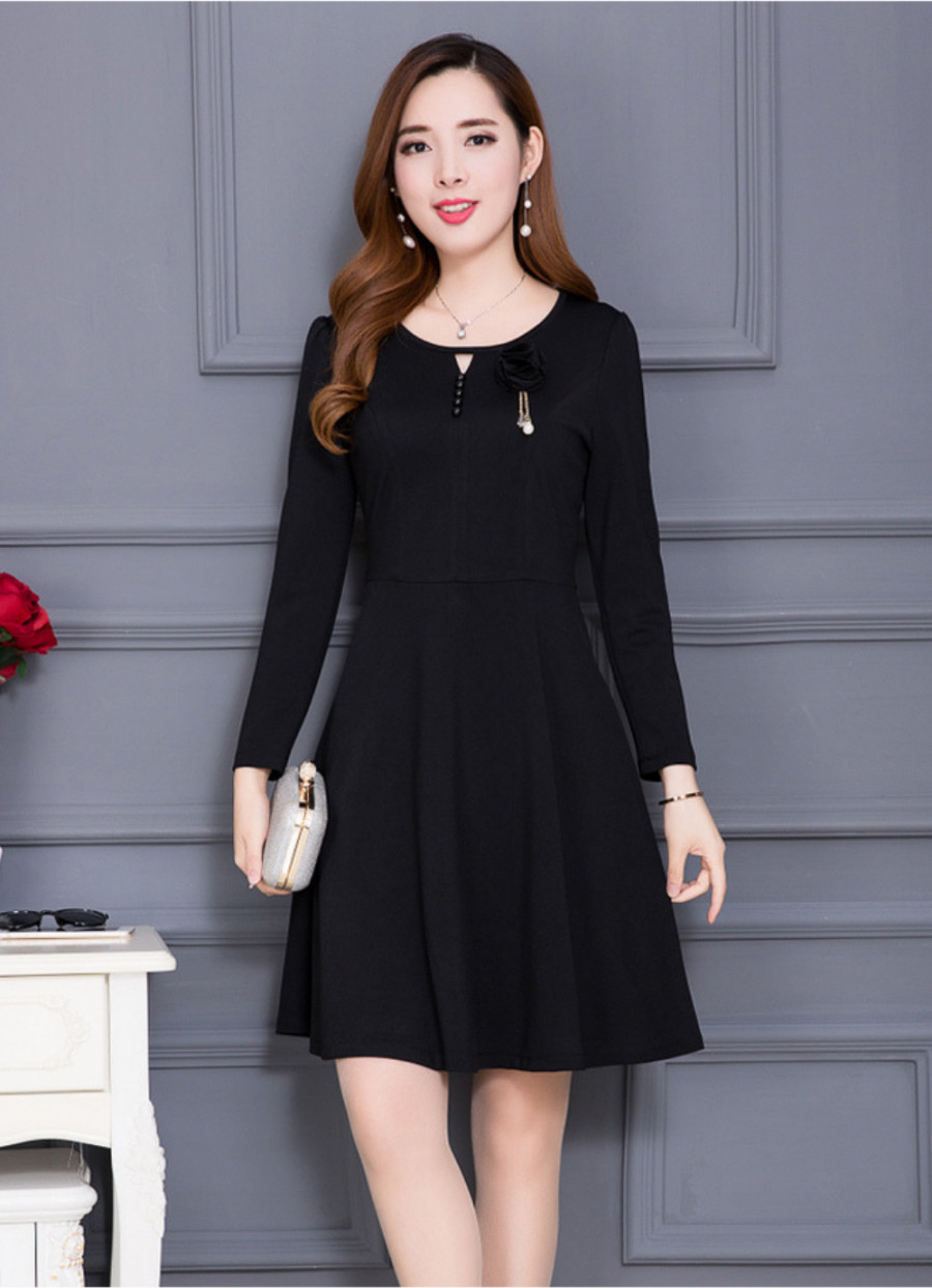 Đầm trung niên chữ A tay lỡ cài hoa D531