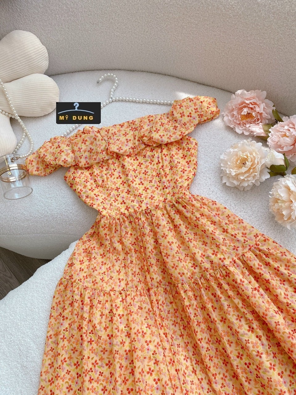 ĐẦM MAXI HOA NHÍ TRỄ VAI- NHẸ NHÀNG, NGỌT NGÀO-SANG TRỌNG, HÀNG THIẾT KẾ LOẠI 1, ĐẸP TỪ CHẤT ĐẾN FORM. SỜ VÀO CÁI LÀ MÊ LIỀN