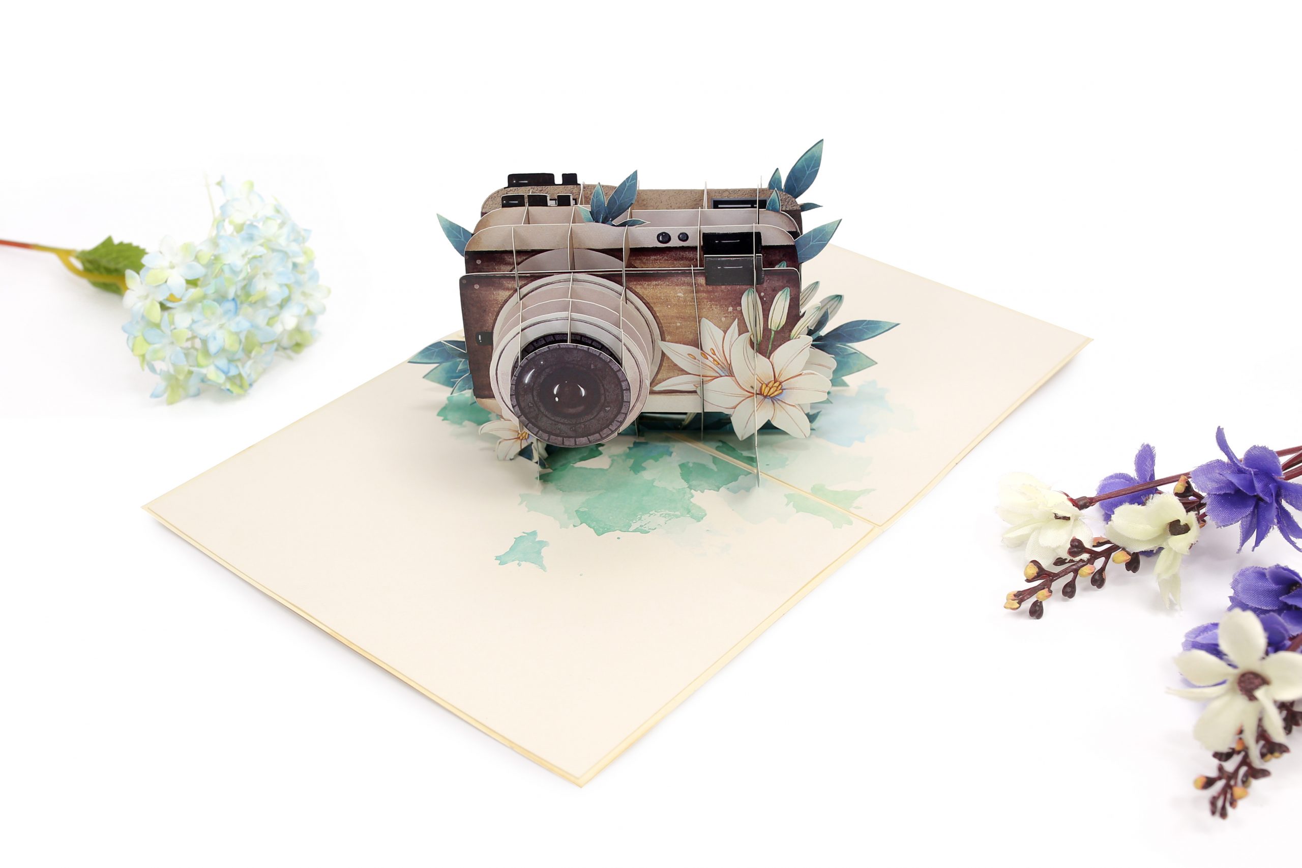 H07 -  Thiệp 3D Máy Ảnh Vintage &amp; Hoa Lily – Pop Up Card Viethands Giftshop