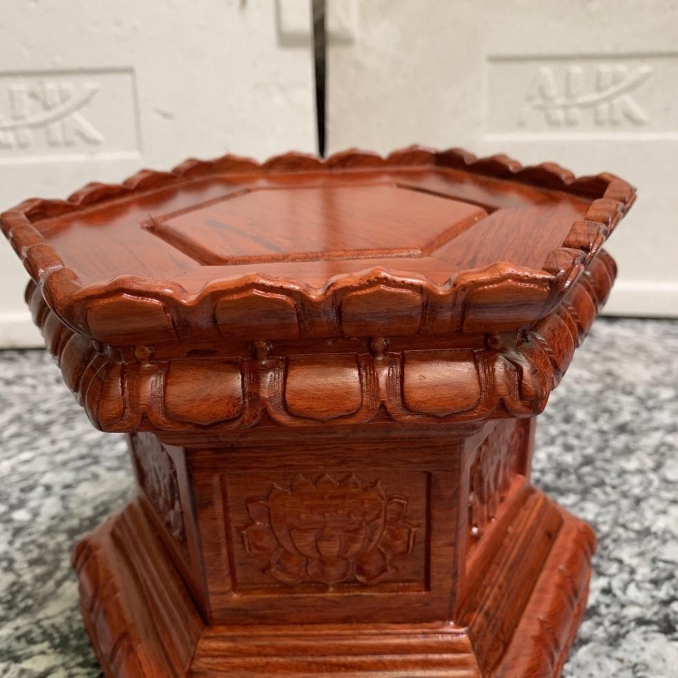 Đế đài sen lục giác, đế kê đồ trang trí gỗ Hương cao 20cm