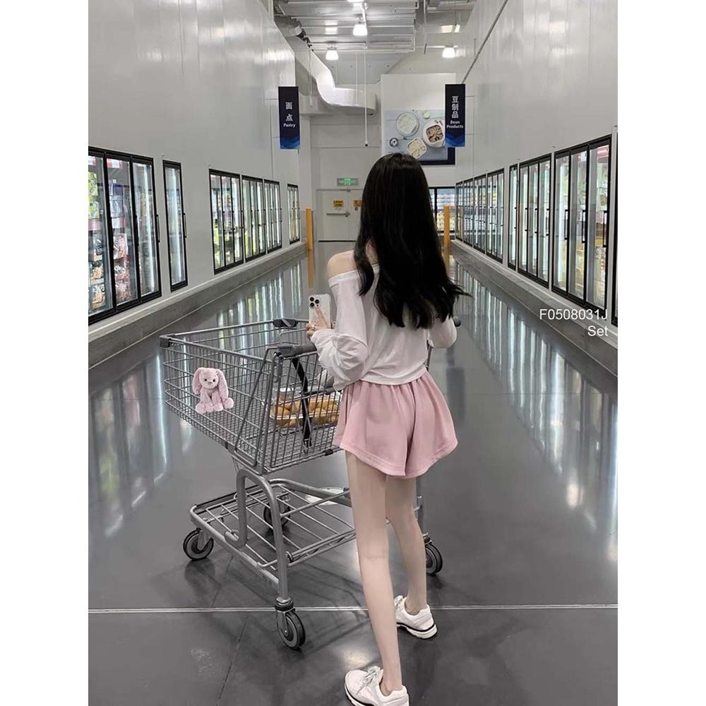Set áo thun giấy croptop in hình gấu tay dài kèm quần váy hồng
