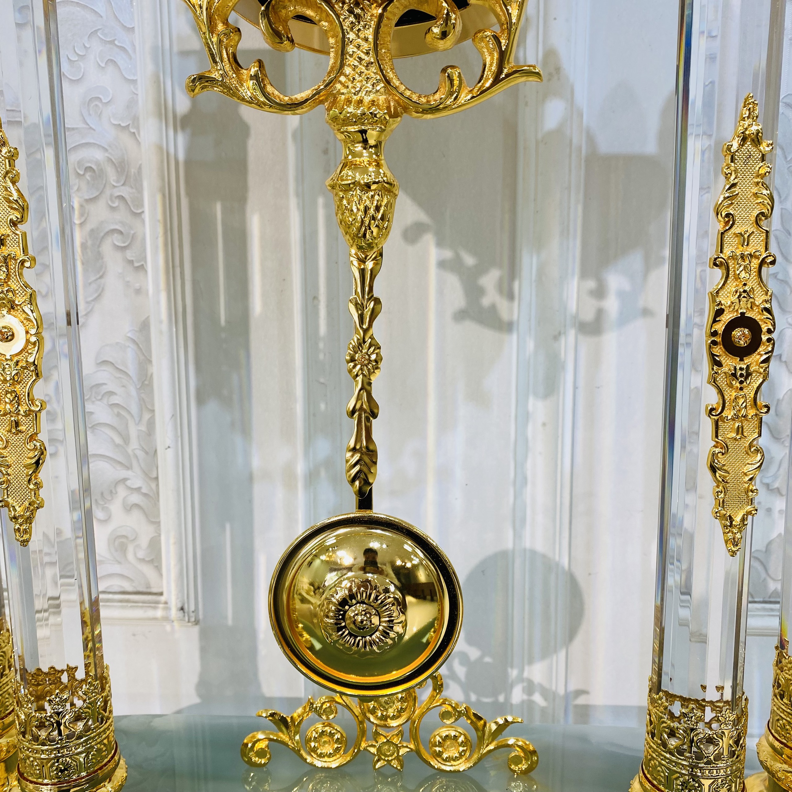 Đồng hồ vàng để bàn phong cách tân cổ điển DHV11