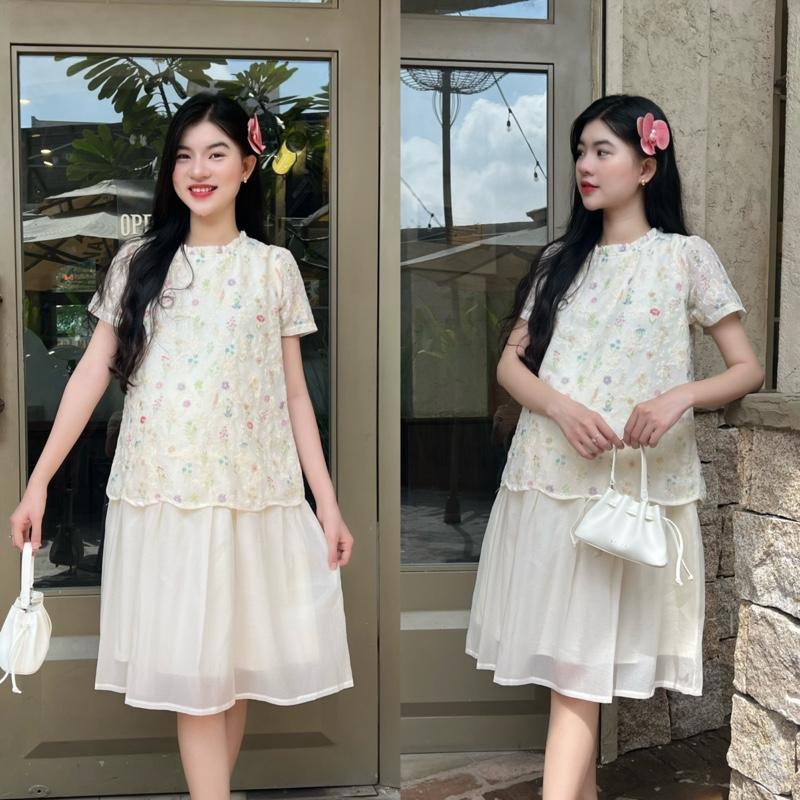 Đầm bầu thêu hoa cổ xếp bèo váy voan liền thân xinh xắn cho mẹ mang bầu và sau sinh - Kem