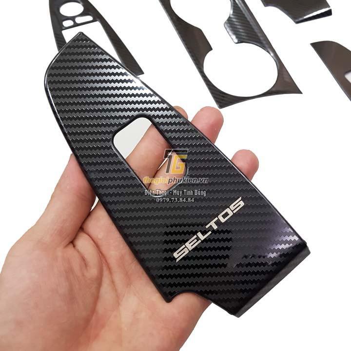 Ốp nội thất Kia Seltos 5 chi tiết vân Carbon