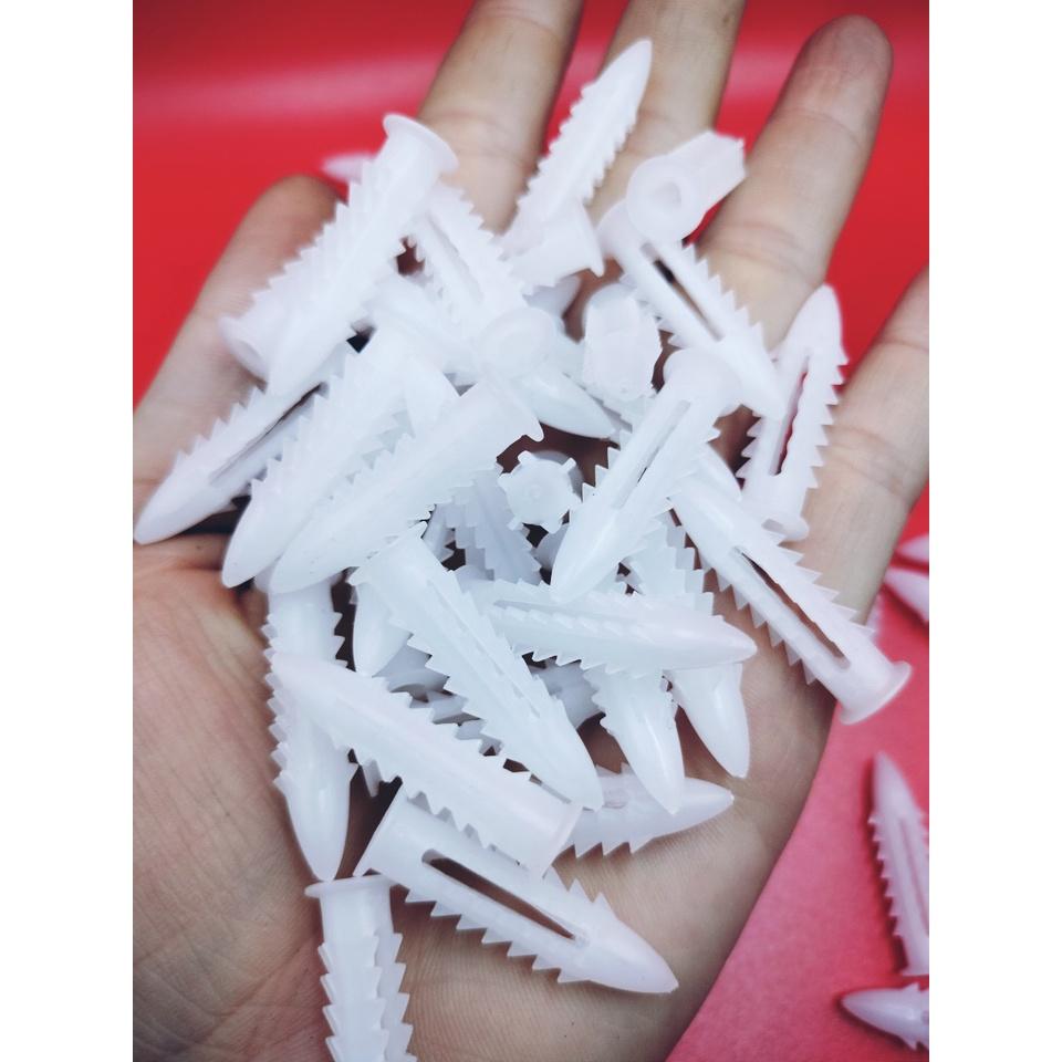 TẮC KÊ NHỰA,NỞ NHỰA 3 PHÂN 6 KHÍA 1 BỊCH 10 CON