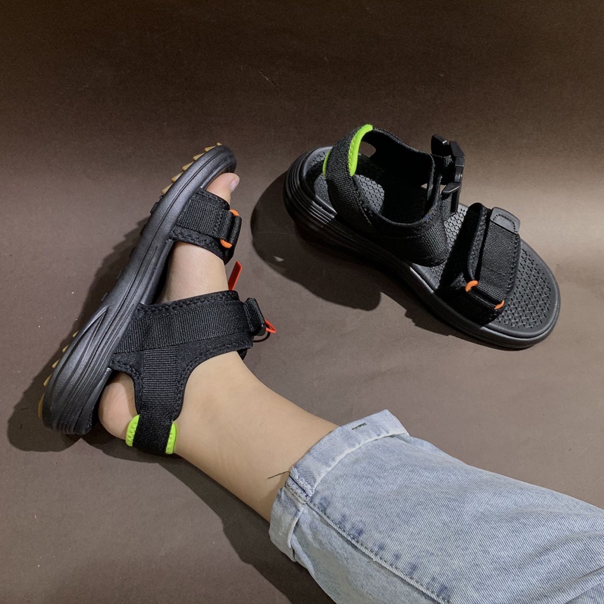 Giày sandal nữ siêu nhẹ hiệu Vento thích hợp mang đi học NB38