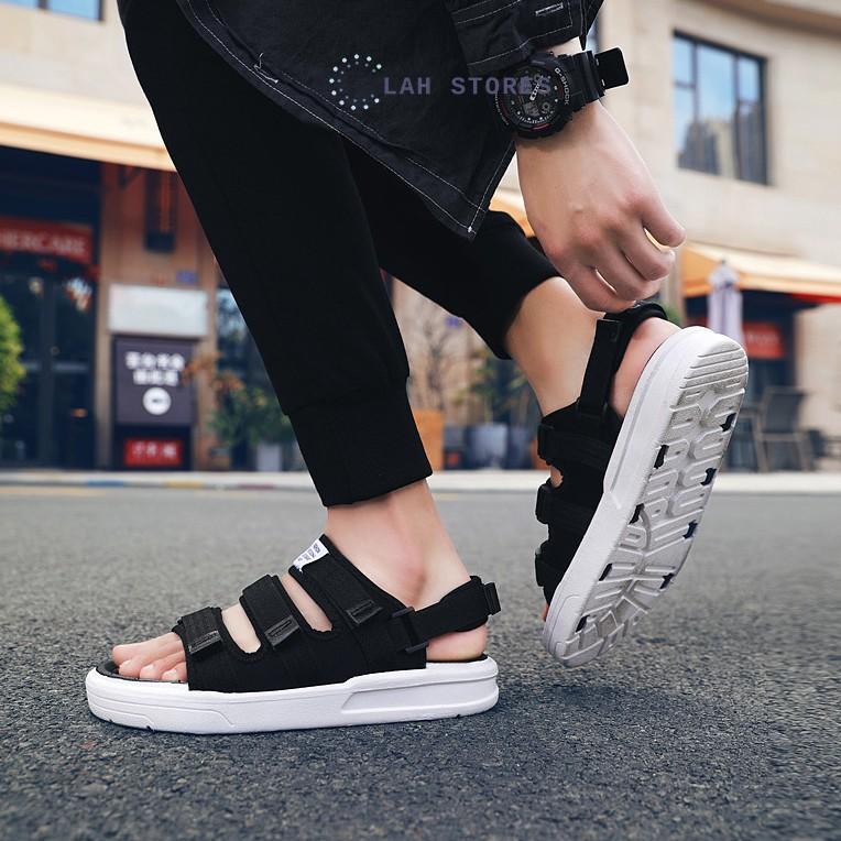 Giày sandal nam 3 quai. Quai hậu rời biến thành dép lê trong 1 nốt nhạc. Size từ 35 đến 43. Bốn màu sắc tha hồ lựa chọn