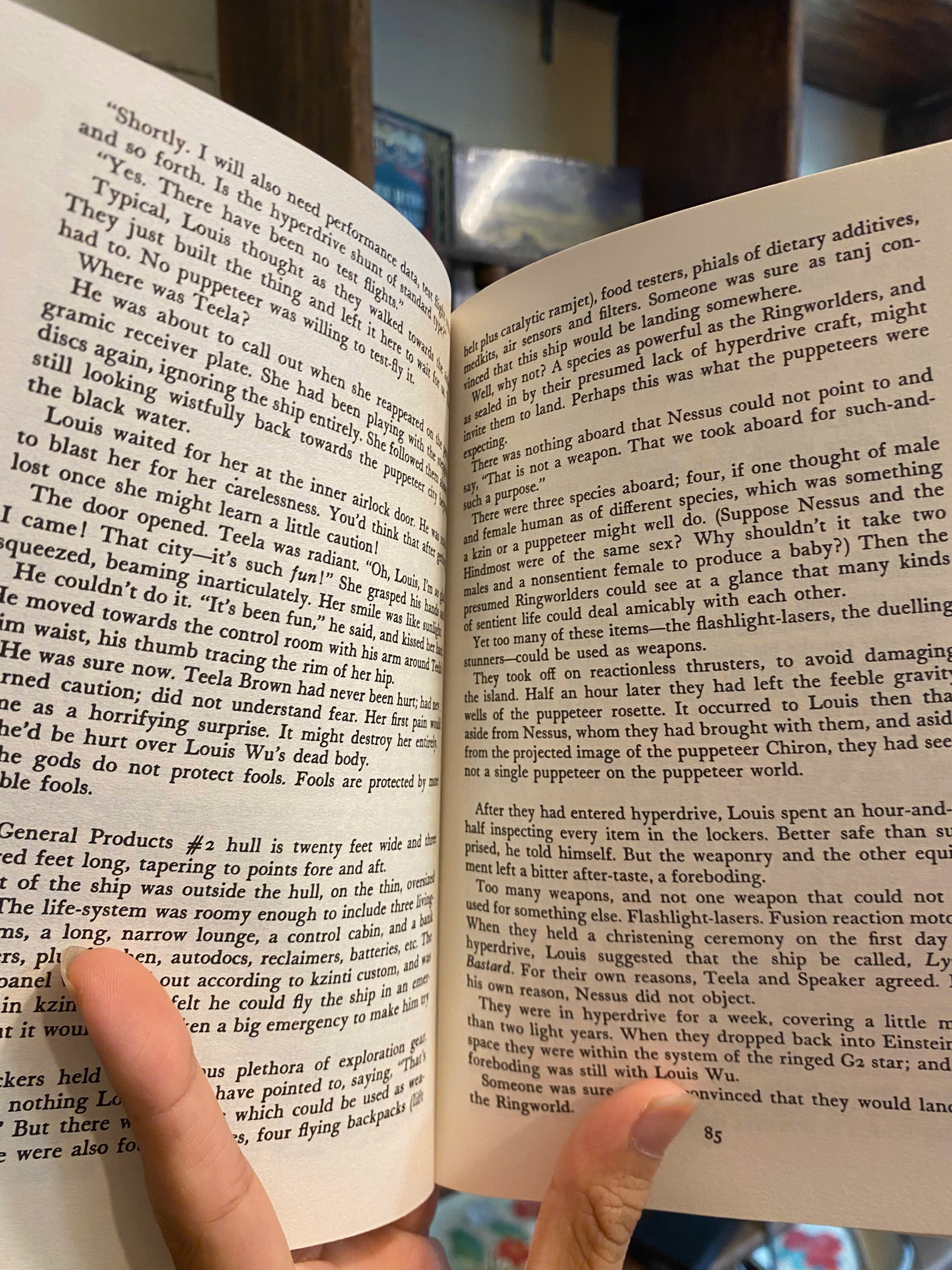 Sách - SF Masterworks: Ringworld by Larry Niven | Classics Fantasy - Science Fiction