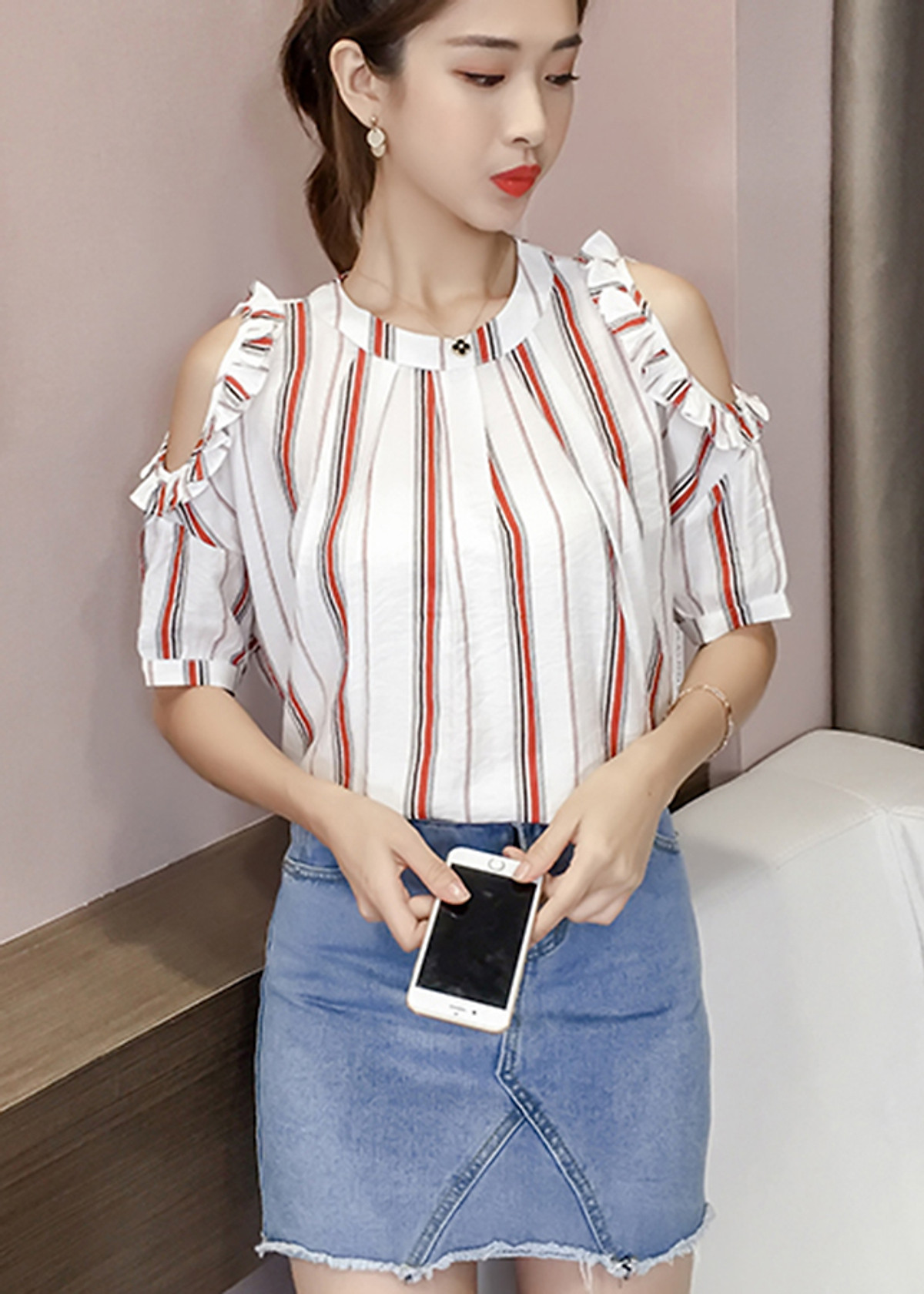 Áo voan nữ cổ yếm hở vai
