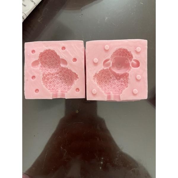 Khuôn silicon thỏ và khuôn cừu 2 mảnh làm thạch tạo hình