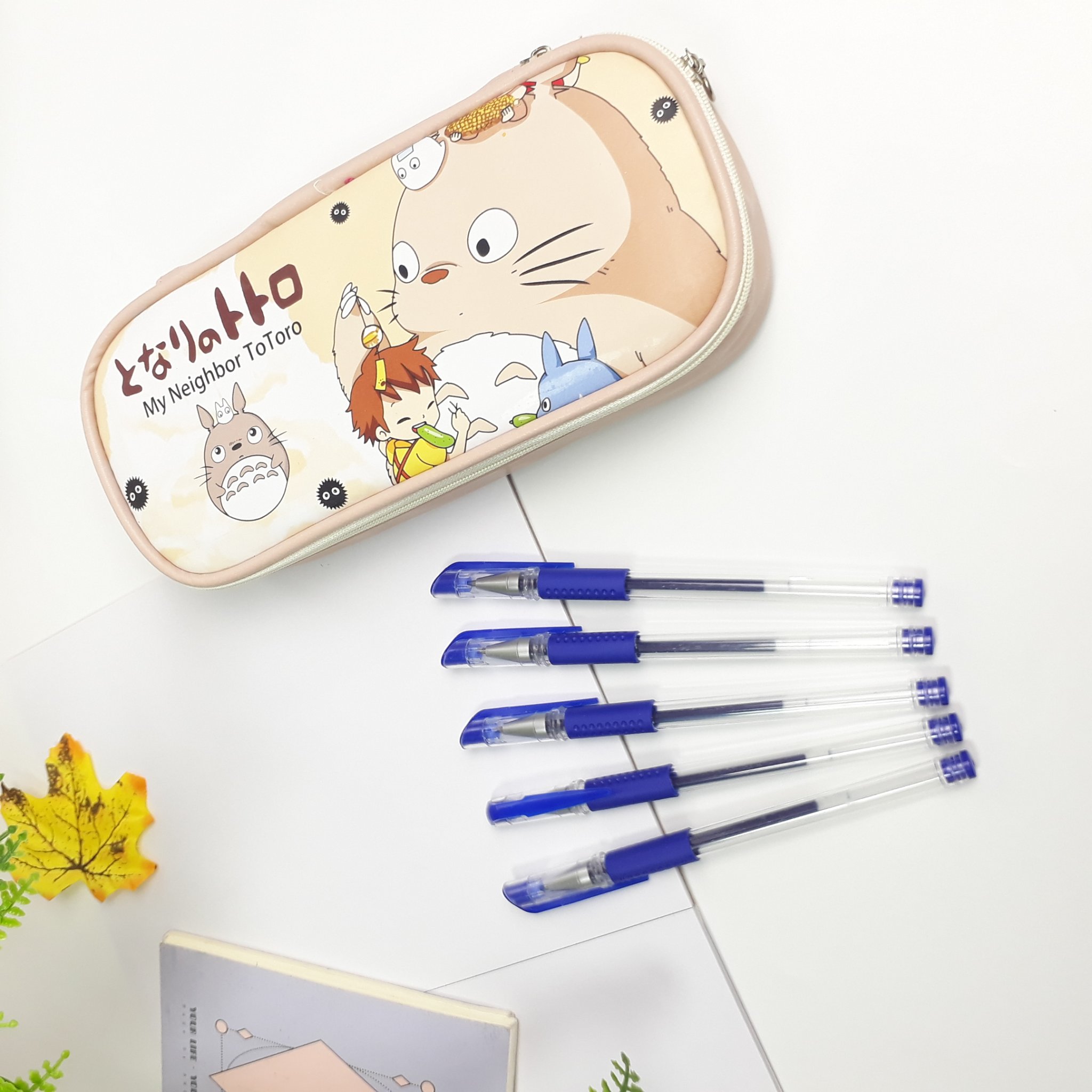 Combo Hộp Bút Totoro Xinh Xắn Và 5 Bút Bi Văn Phòng Tiện Lợi - màu kem