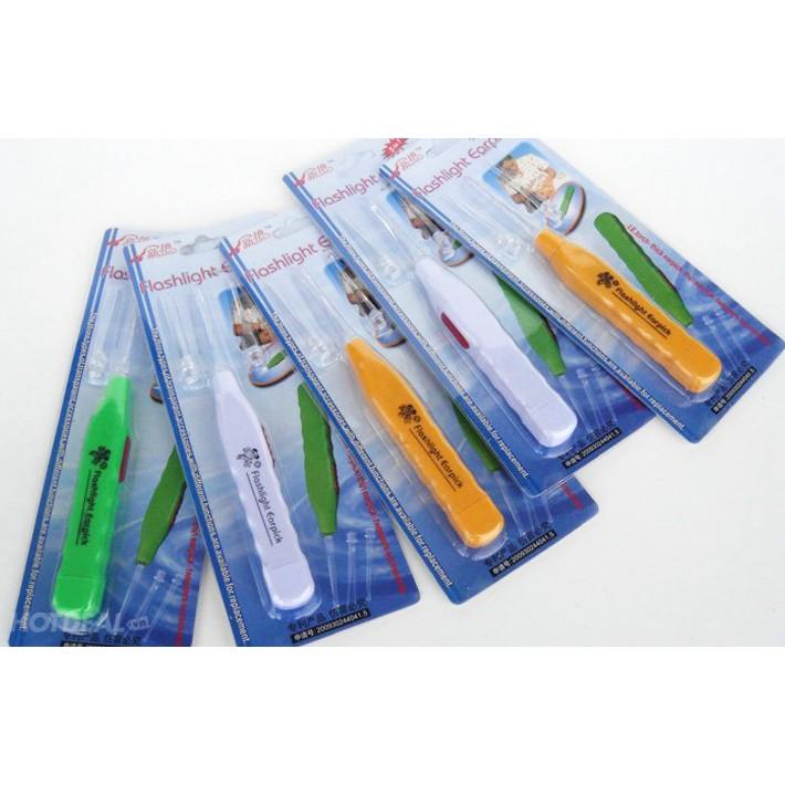 Dụng cụ lấy ráy tai có đèn