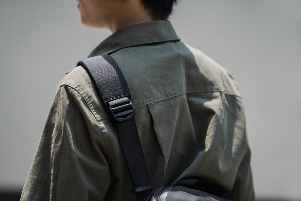 TÚI ĐEO VAI TOMTOC URBAN CODURA SLING BAG TRAVEL & WORK 13.3-14.2″ -Hàng Chính Hãng