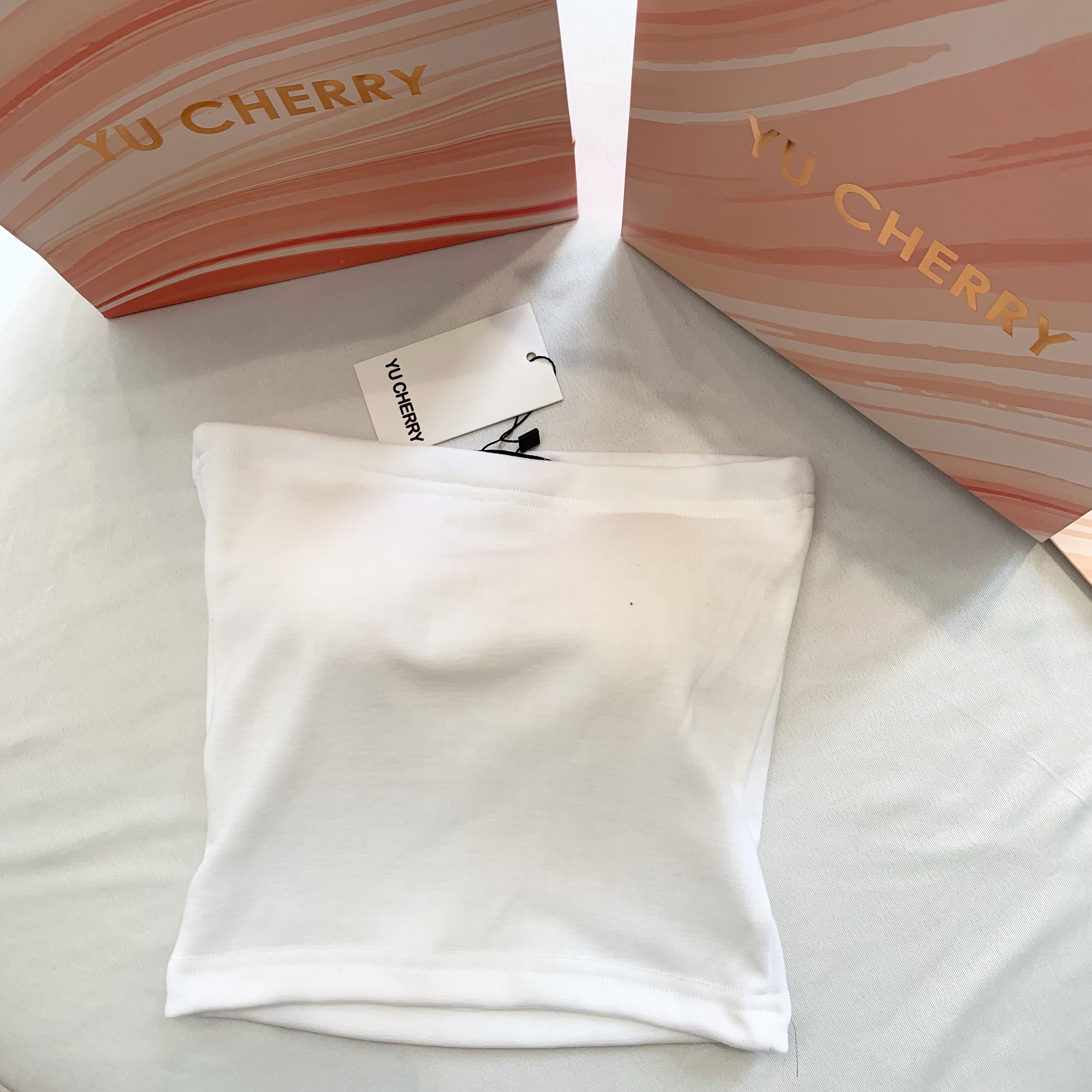 [BUY 1 GET 1] YU CHERRY | Áo ống có mút ngực, Áo quây có mút ngực, Áo ống croptop không xù lông YU's Strapless YA438