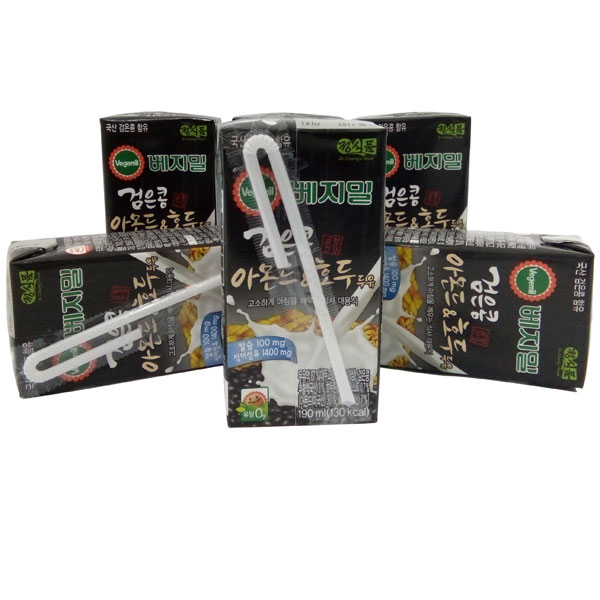 Lốc 16 hộp Sữa Đậu Đen Óc Chó Hạnh Nhân Vegemil