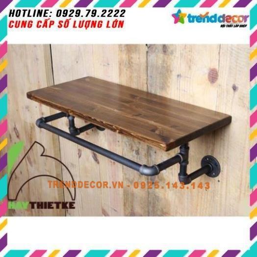 Kệ treo gắn tường chất liệu ống nước và gỗ