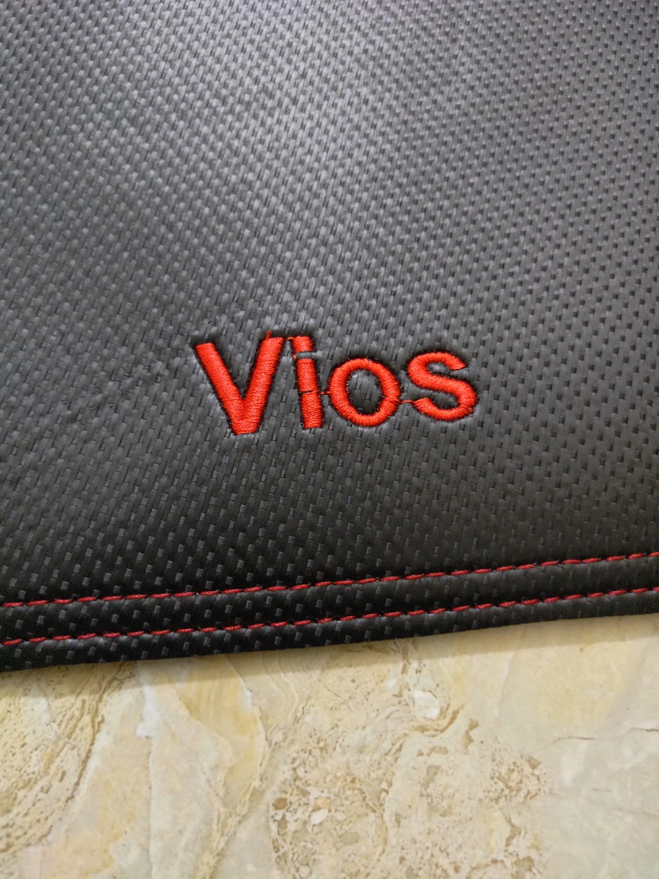 Thảm Taplo Xe Toyota Vios 2014-2018 loại da dày cao cấp 3 lớp chống trượt Da Carbon đen