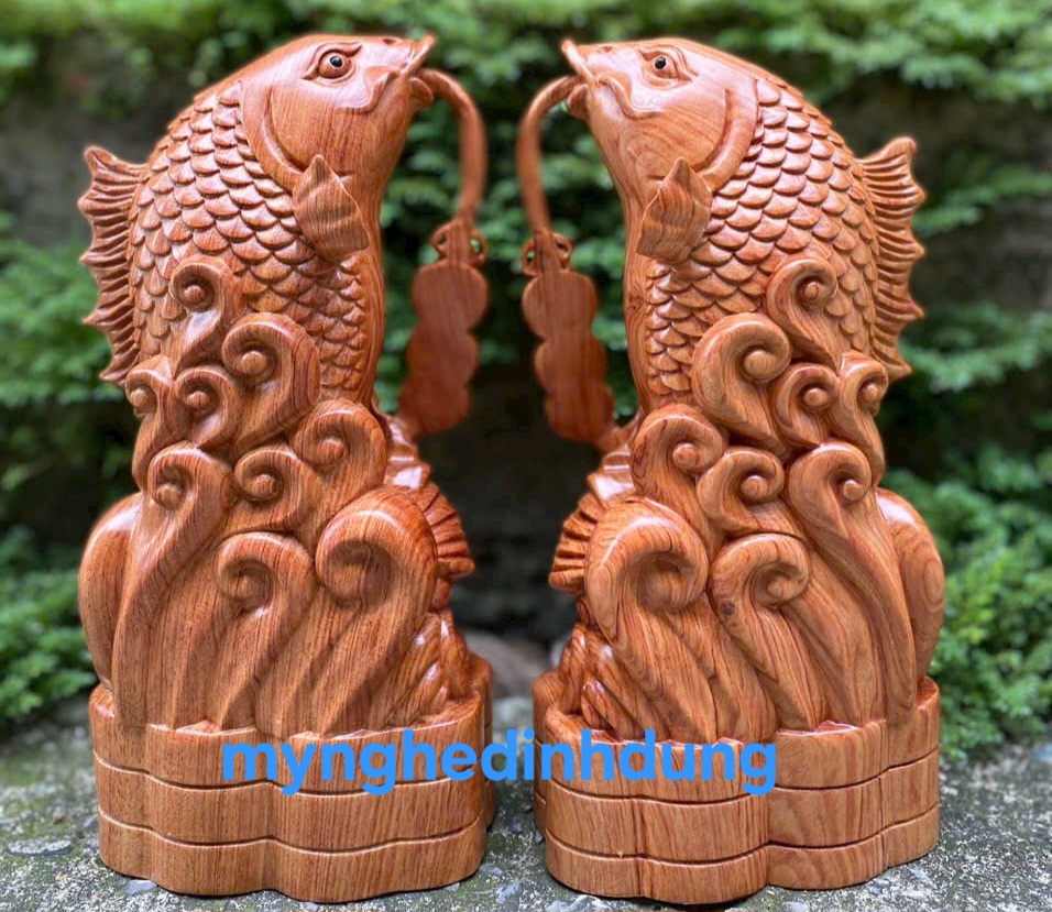 Cặp cá chép phong thủy bằng gỗ hương đá cao 30x15x9cm