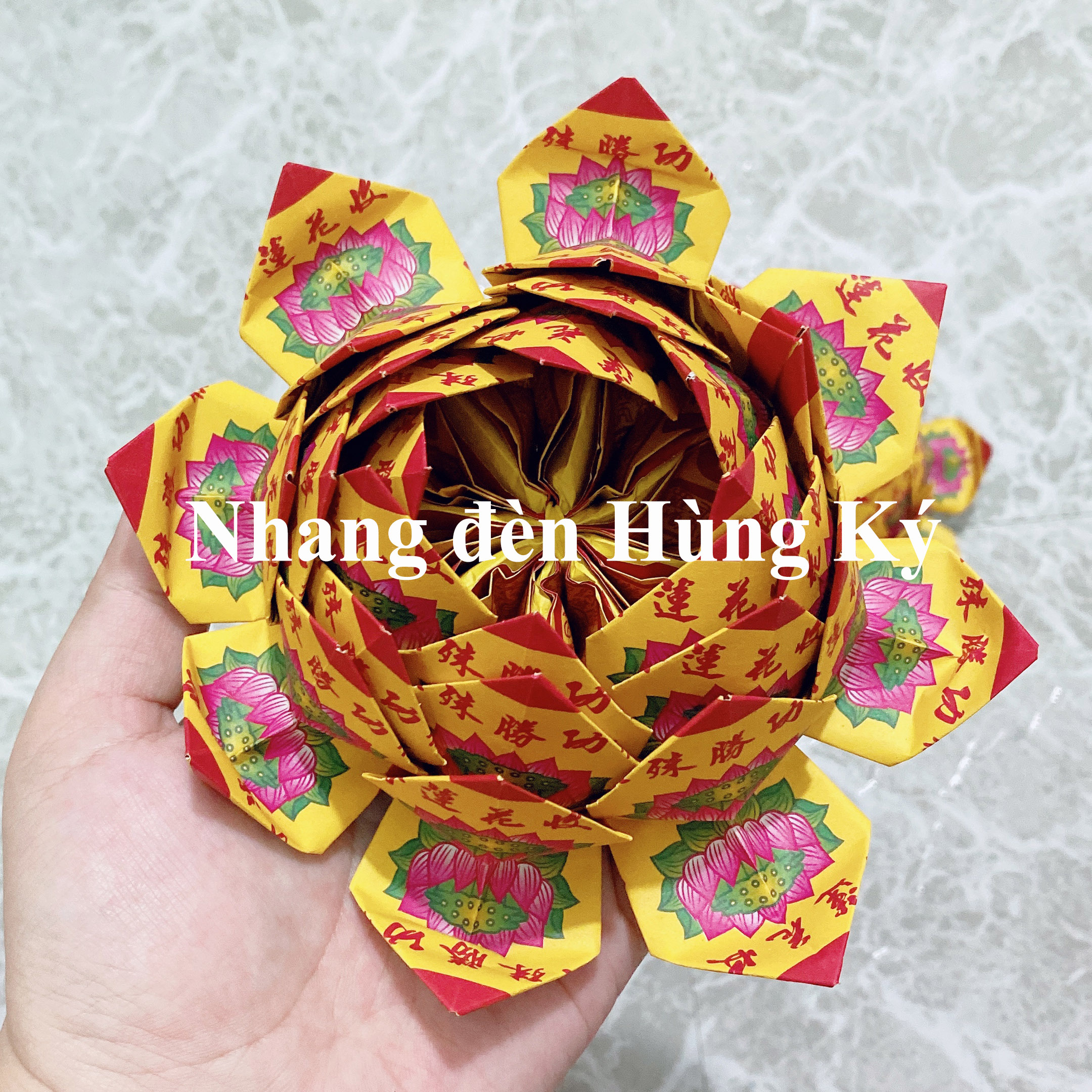 Hoa sen giấy (chú đại bi) dùng để cung kính người đã khuất