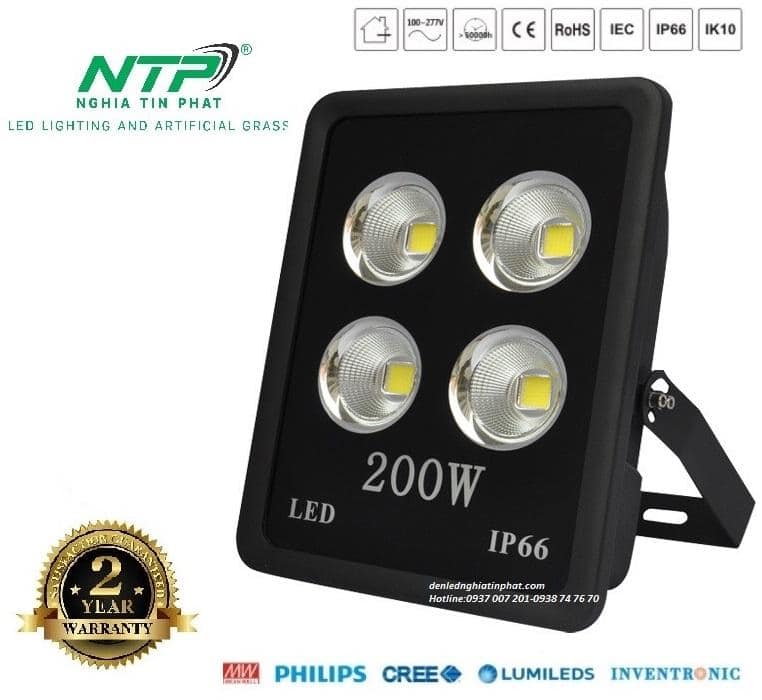 Đèn led pha ly 200w chiếu xa cho sân bóng-thiết kế vỏ nhôm dày chịu nhiệt,chống nước ,giá tốt