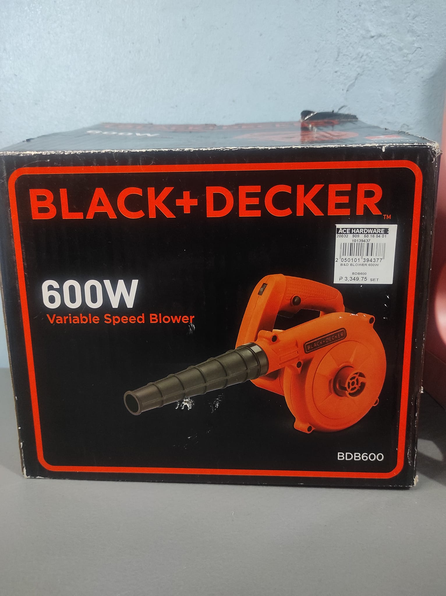 Máy thổi đa tốc độ 600w BLACK &amp; DECKER BDB600- Hàng chính hãng