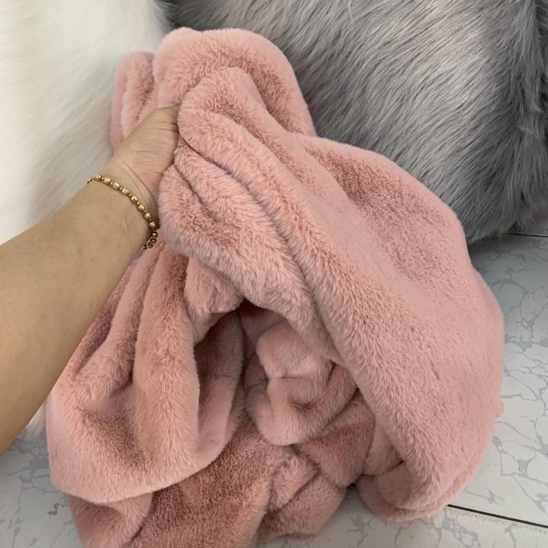 Thảm lông trải bàn trang điểm - Hồng kitty