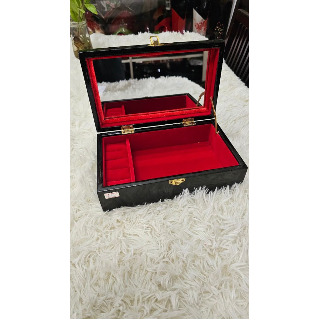 Hộp nữ trang Sơn Mài Cao Cấp Thanh Bình Lê nắp cong đựng đồ trang sức, trang trí, làm quà tặng ý nghĩa size 15x25x10 cm - Đắp nổi &amp; khảm trứng