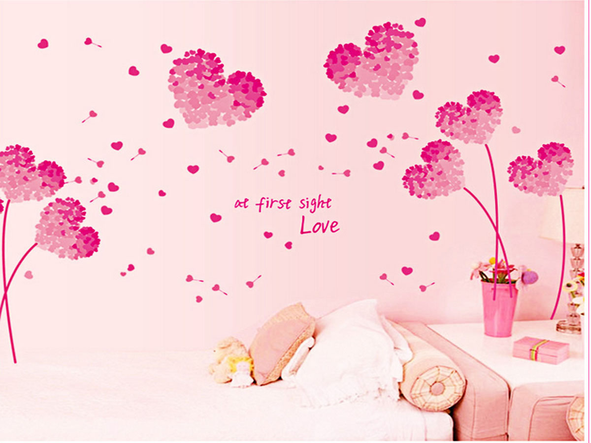 decal dán tường cây tình yêu  trái tim hồng