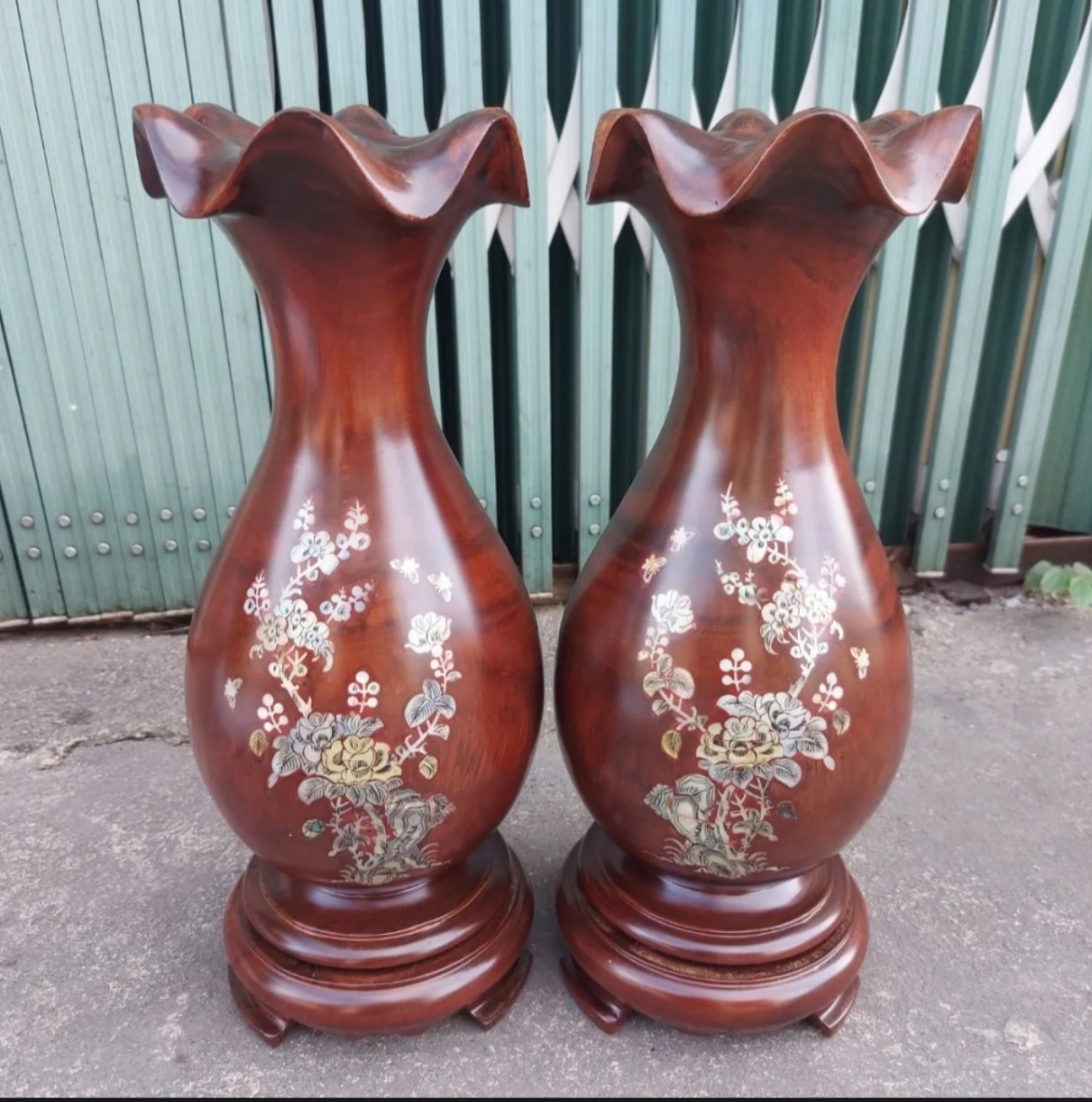 Cặp Lục bình hoa huệ gỗ lim cẩn hoa hàng nguyên khối cao 30cm
