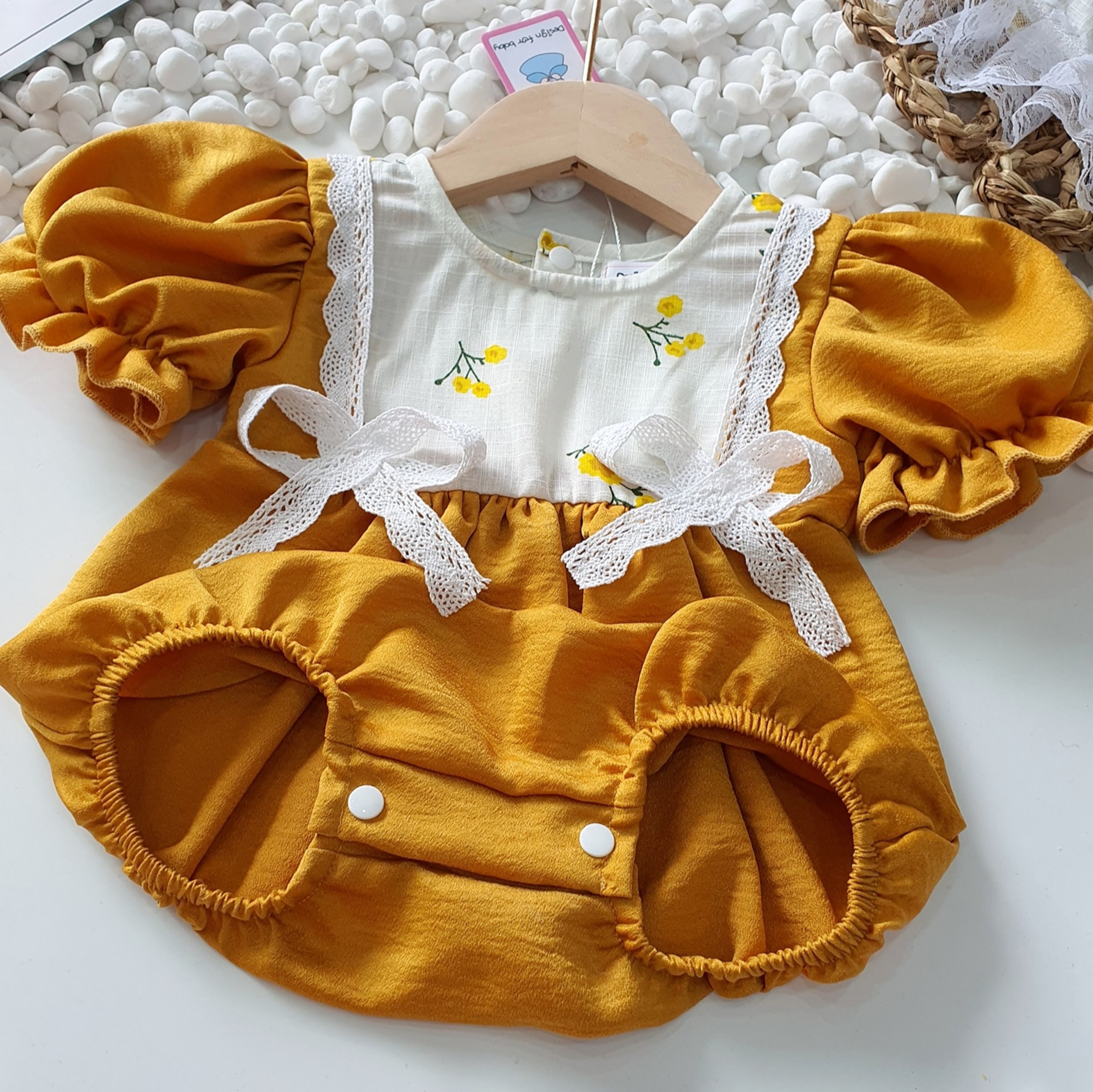  Body Lụa Vàng NHÍM XÙ KIDS Cho Bé Gái Sơ Sinh, Đầy Tháng, Thôi Nôi, Sinh Nhật A425