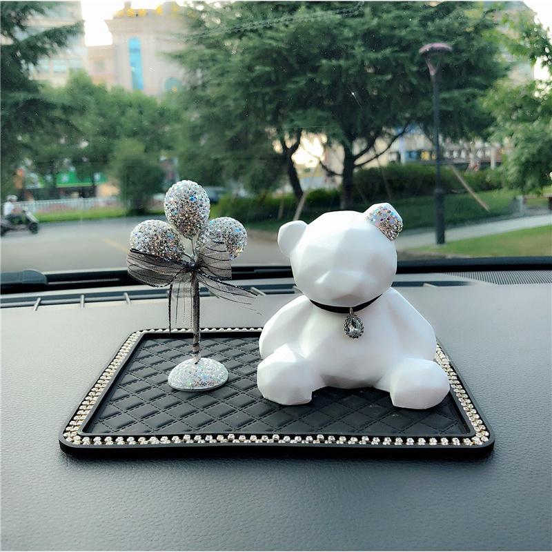 Phụ kiện trang trí xe hơi hình gấu dễ thương đính đá