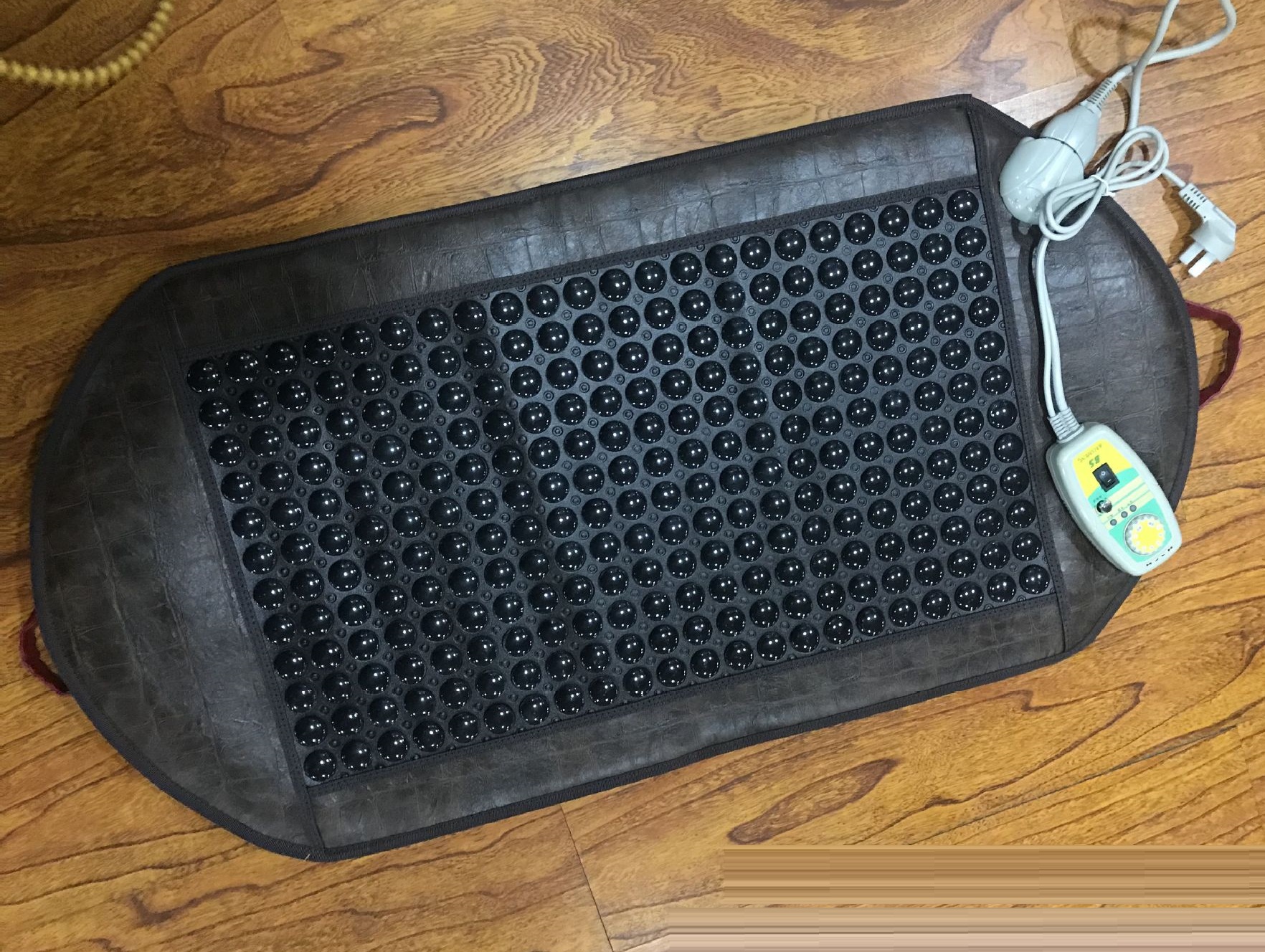 Thảm đá nóng hồng ngoại giảm đau xương khớp toàn thân 50x100cm