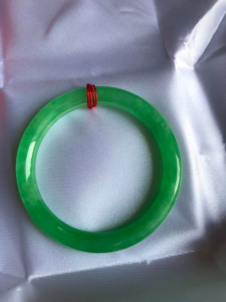Vòng cẩm thạch Lý T 50mm x 7mm Màu xanh ngọc bóng đều đẹp Nữ mệnh Mộc mệnh Hỏa 50kg - 55kg đeo ạ