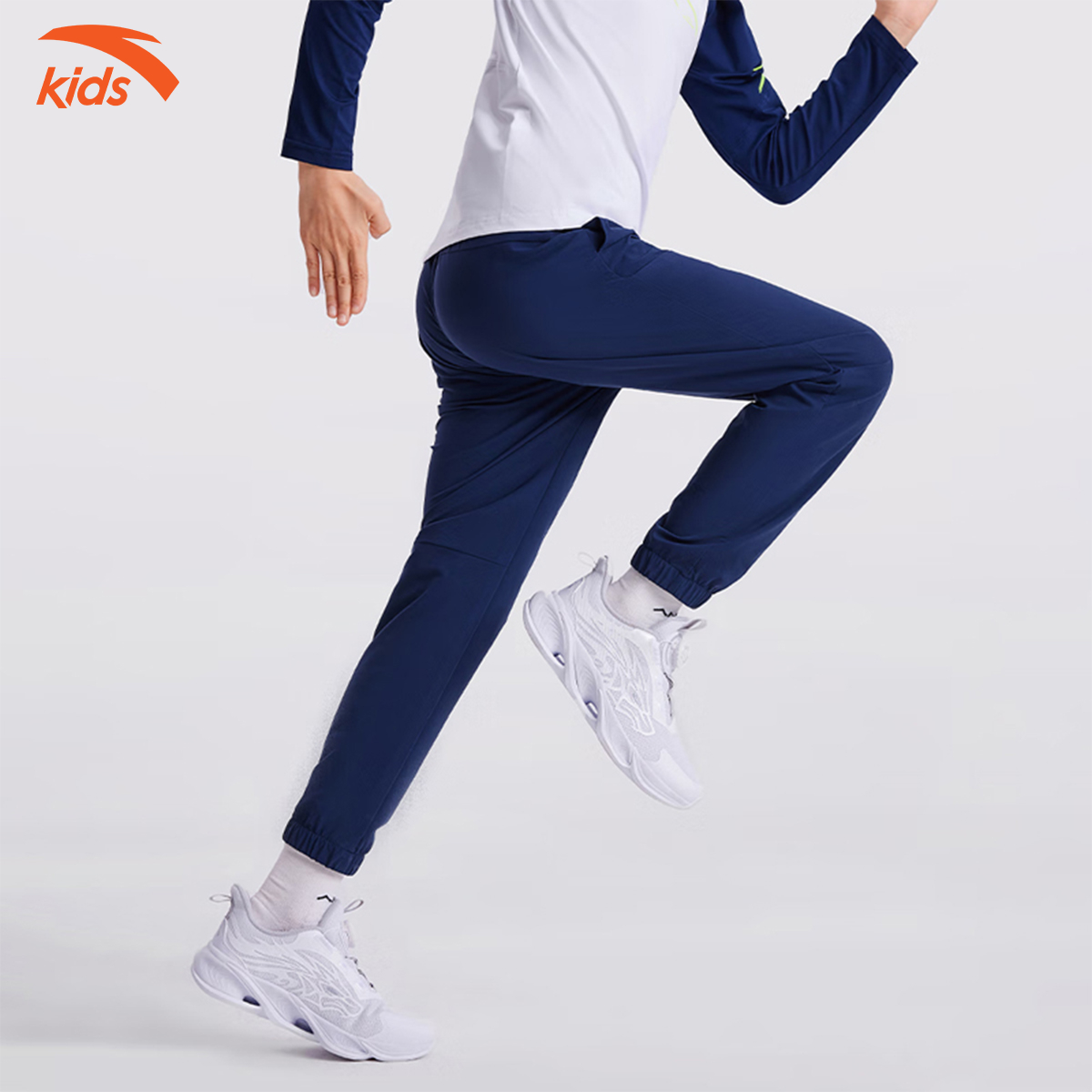 Quần dài thời trang thể thao bé trai Anta Kids, chất liệu nỉ bo gấu 352325552