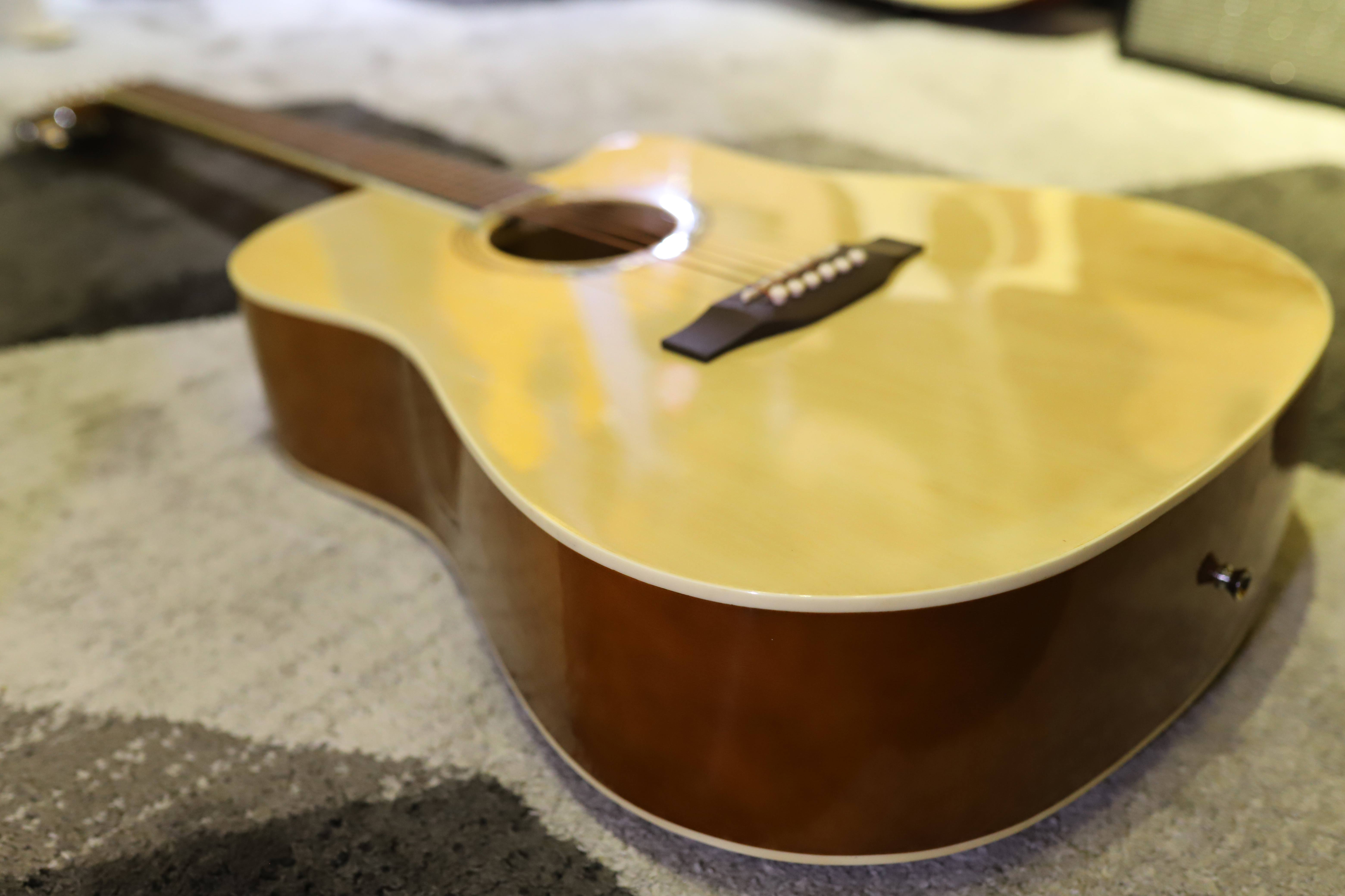 Đàn Guitar Acoustic CHARD C50