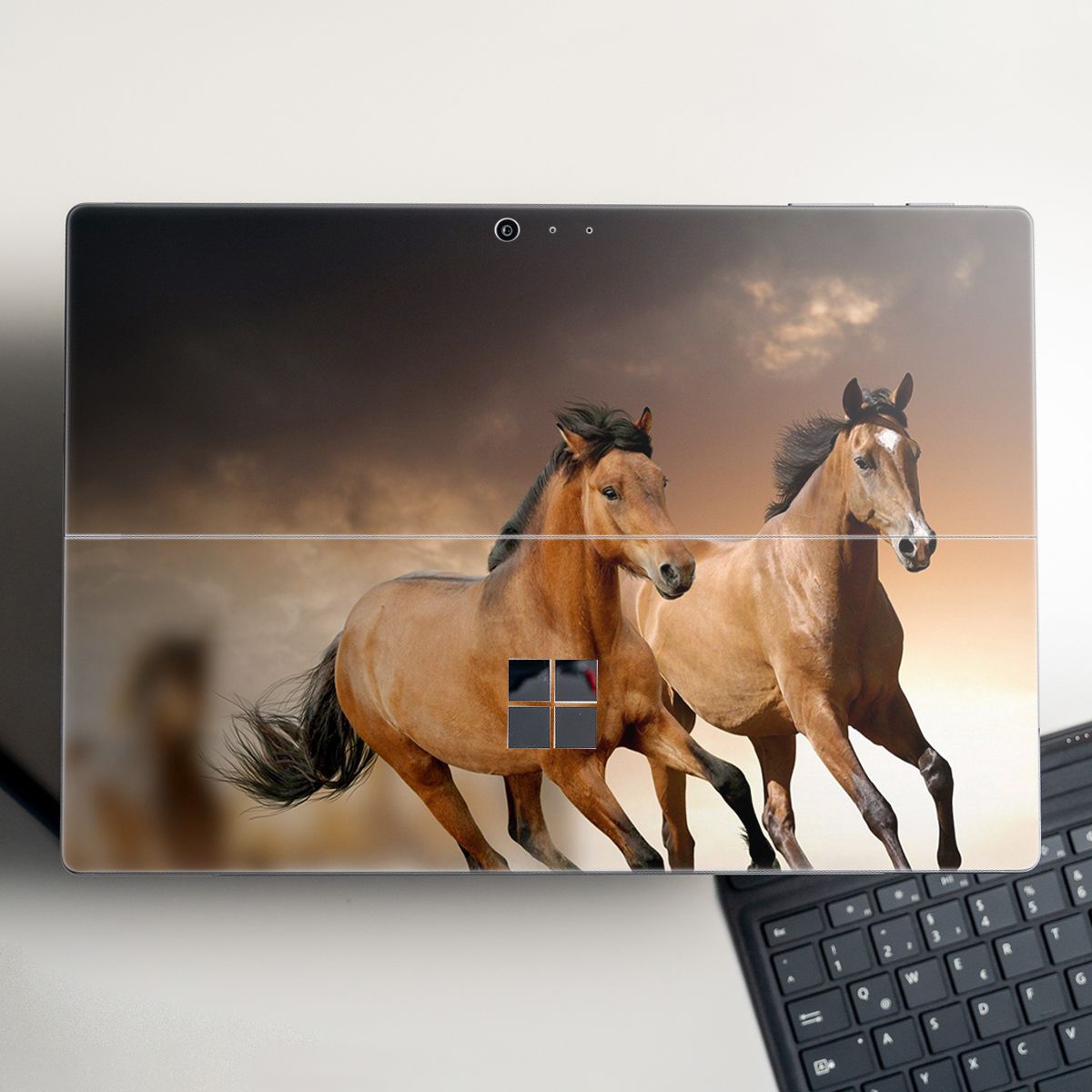 Skin dán hình Con ngựa cho Surface Go, Pro 2, Pro 3, Pro 4, Pro 5, Pro 6, Pro 7, Pro X