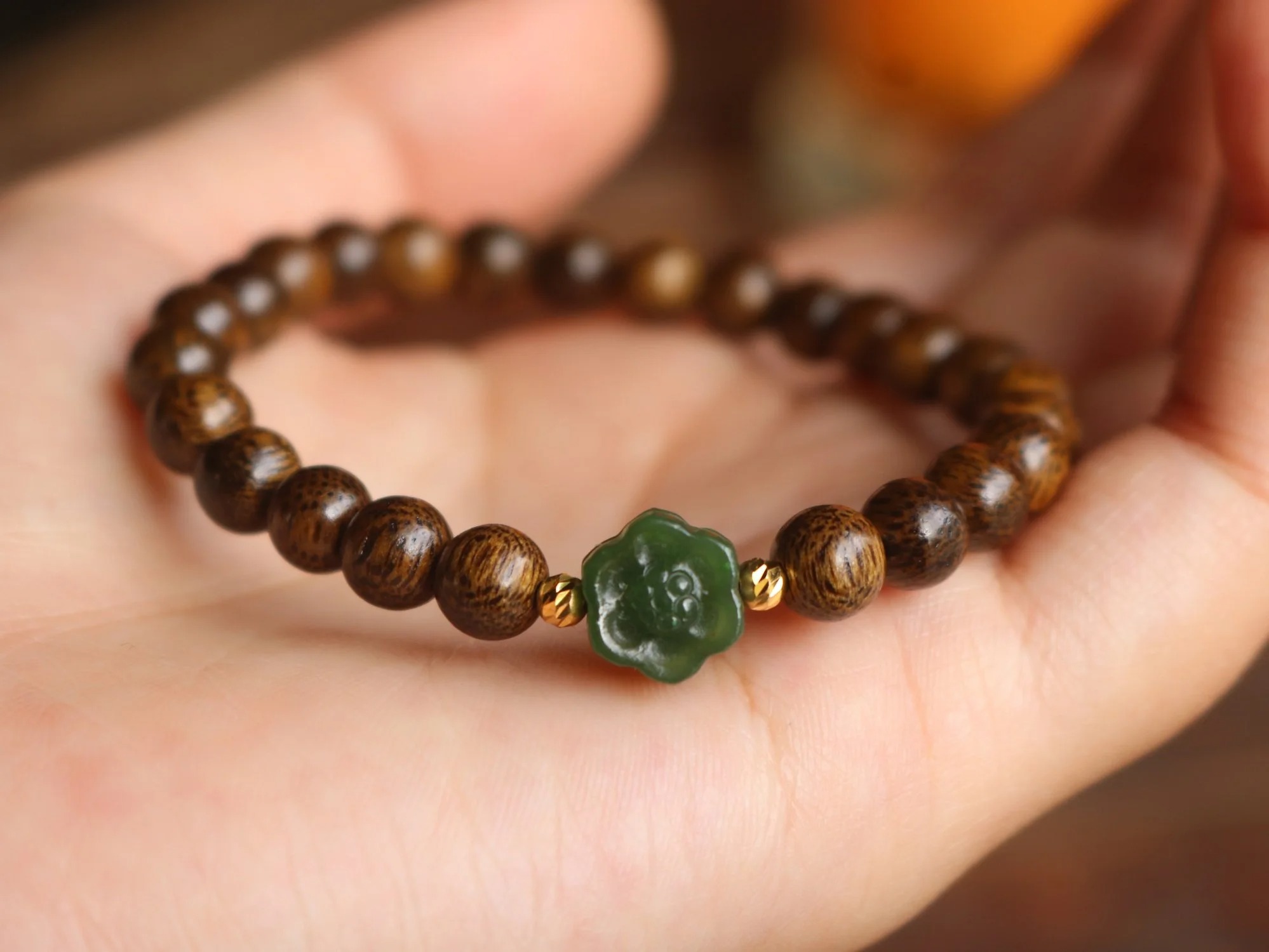 VT240 Vòng tay trầm hạt 6mm mix bi 10k và hoa Ngọc Bích xanh