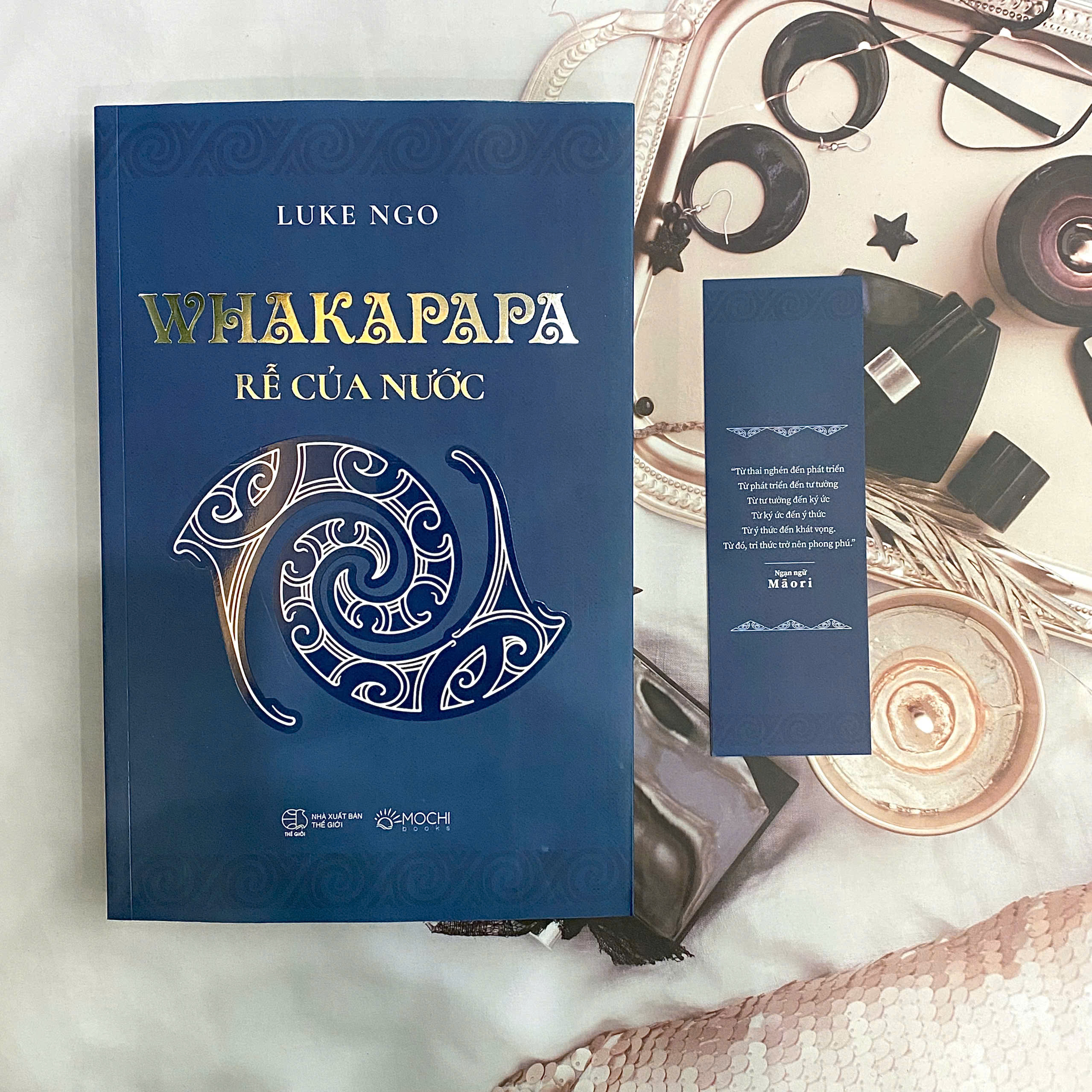 [BẢN ĐẶC BIỆT - BÌA CỨNG] - SÁCH: WHAKAPAPA - RỄ CỦA NƯỚC