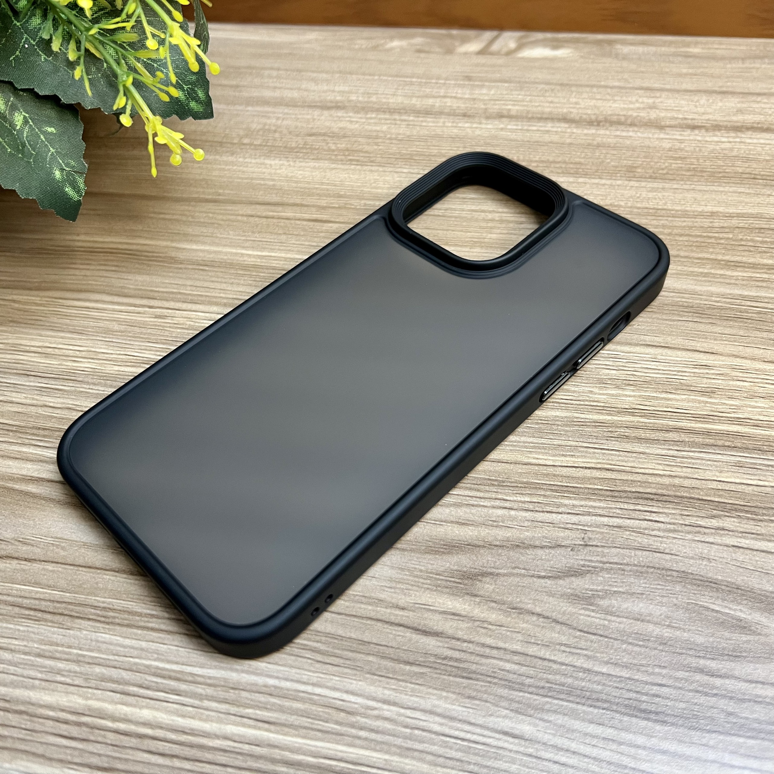 Ốp lưng dành cho iPhone 14 Pro Max Likgus lưng nhám chống sốc tốt- Hàng chính hãng